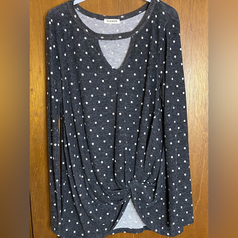 New. Viamor.  Charcoal Grey Polka Dot Key Hole Twist Hem Top.  S M L